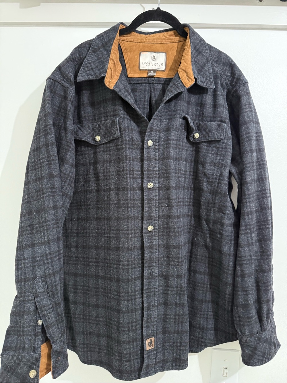 Legendary Whitetails Men’s Gray Plaid Shirt Jacket with Tan Collar